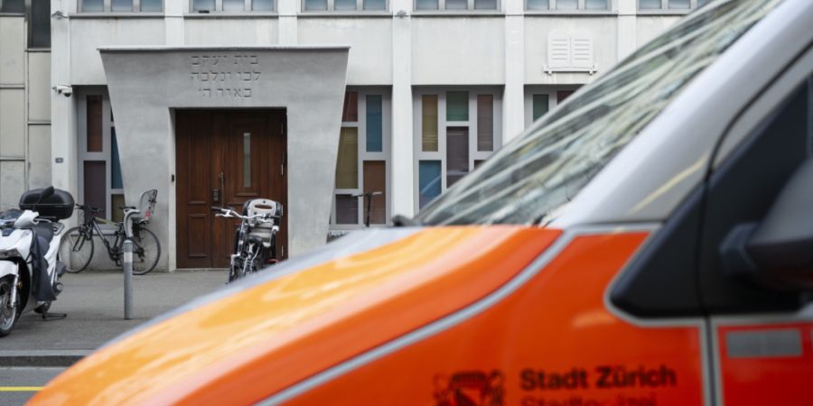 Ein damals 15-Jähriger muss nach einem Angriff auf einen orthodoxen Juden in Zürich vor Gericht. (Archivbild)