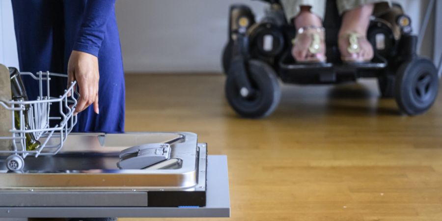 Der Bundesrat will alltägliche Hürden für Menschen mit Behinderungen abbauen. Er hat den Geltungsbereich des neuen Inklusionsgesetzes ausgeweitet. (Themenbild)