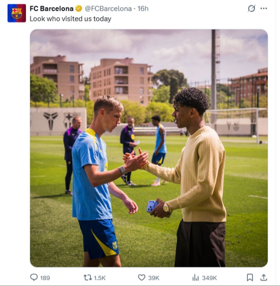 Am Geburtstag seines Teamkollegen schaut auch der verletzte Youngster Lamine Yamal auf dem Trainingsgelände vorbei.