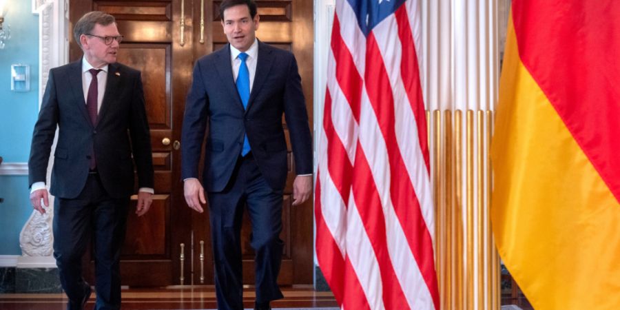 US-Präsident Donald Trump hat immer wieder deutlich gemacht: Er will die riesige Eisinsel Grönland für die USA. Der deutsche Aussenminister Johann Wadephul (links) setzt nach einem G...