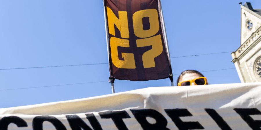 Bereits am Tag der Arbeit, dem 1. Mai, zogen Demonstranten mit Anti-G7-Bannern durch Genf. (Archivbild)