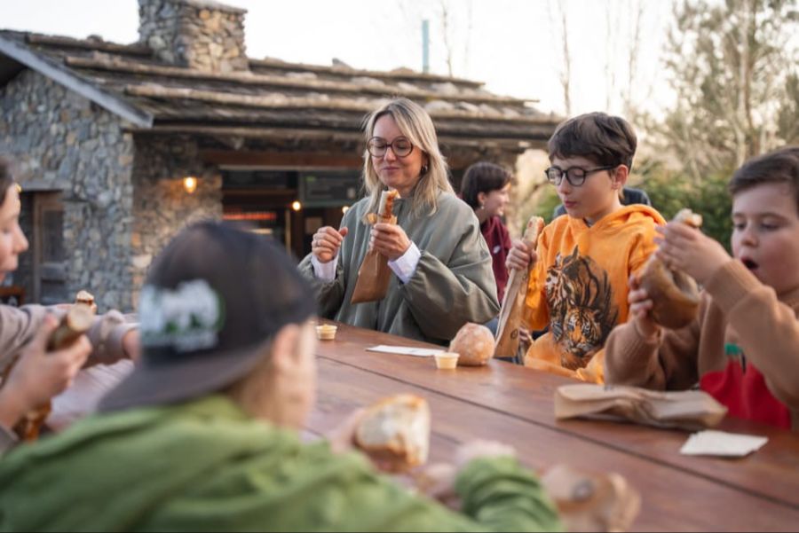 Der Zoo Zürich will künftig auf klimafreundlichere Fleischalternativen setzen.