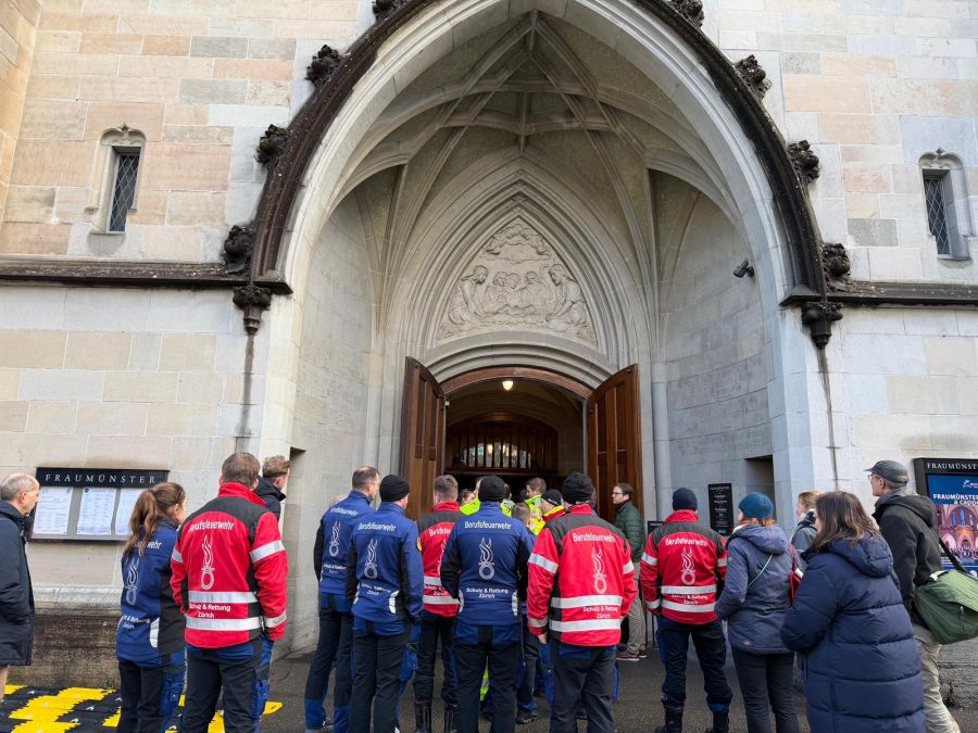 Der Andrang dafür war riesig. Die Kirche war voll.