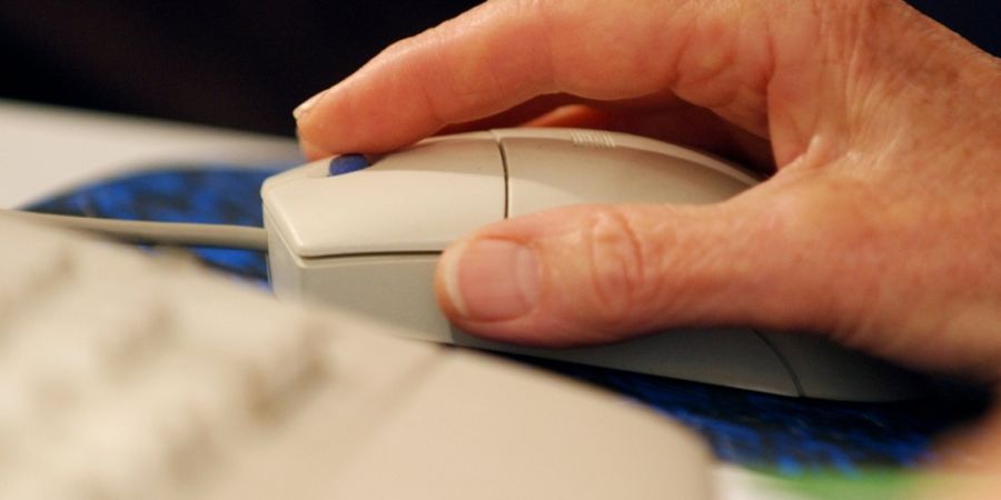 Ältere Erwerbstätige bleiben zunehmend im Arbeitsleben aktiv. (Symbolbild)