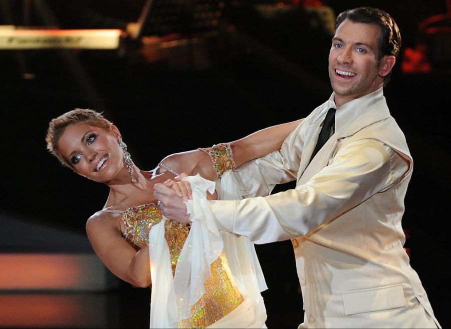 Ein Jahr später tanzte sie sich bei «Let's Dance» auf den zweiten Platz, moderierte die Show anschliessend bis 2017.