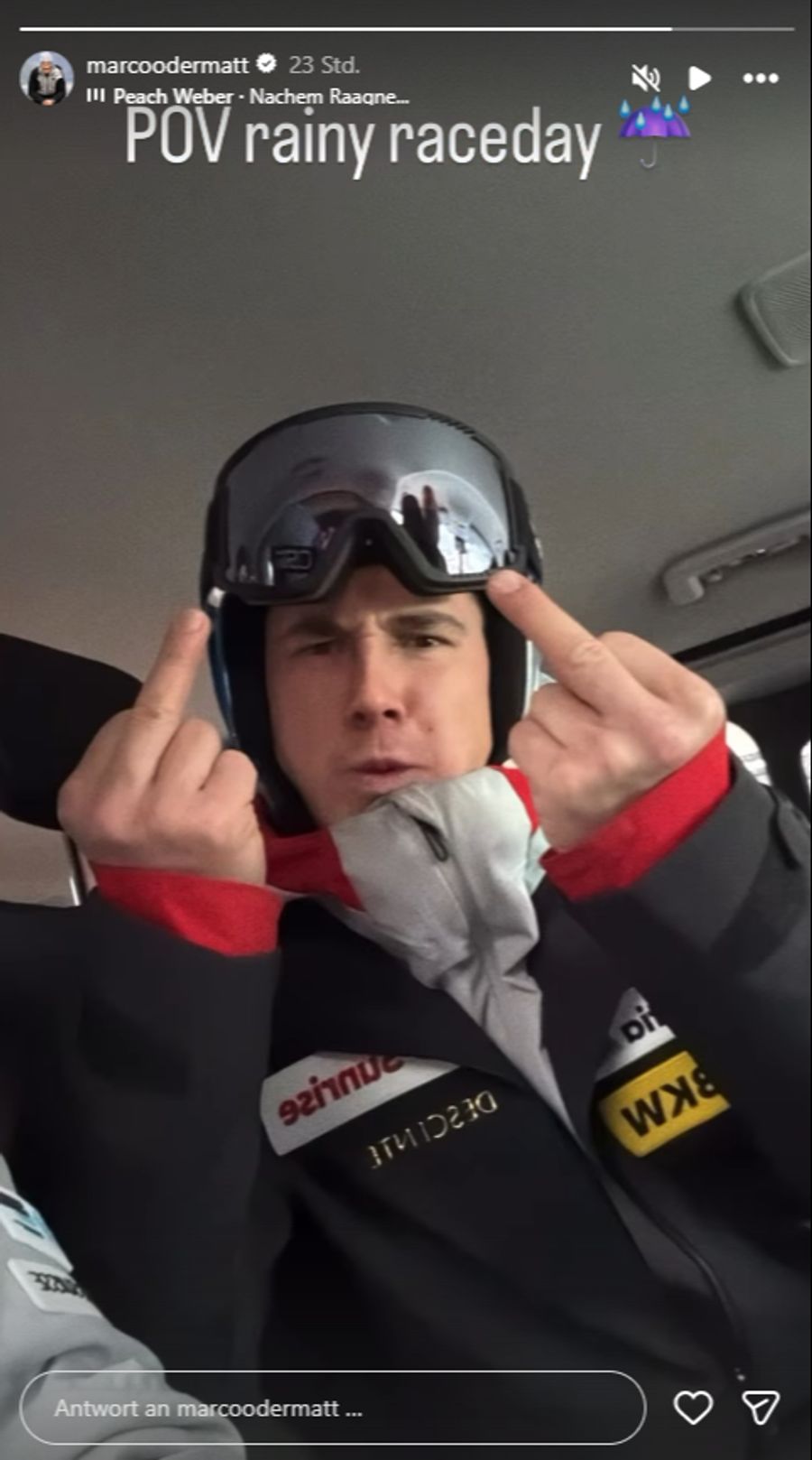 Franjo von Allmen mit einer deutlichen Message an das trübe Wetter.