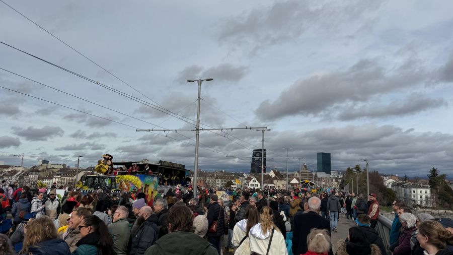 Dichtes Gedränge in Basel.
