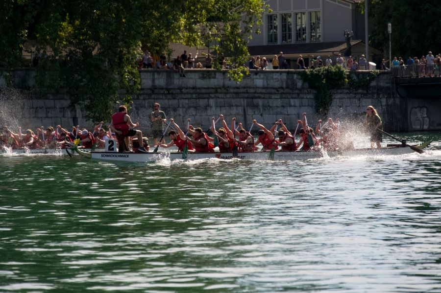 Fluss Drachenboot Team Rennen