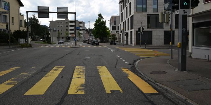 Niederuzwil SG - Fussgänger (55) von Auto erfasst und verletzt