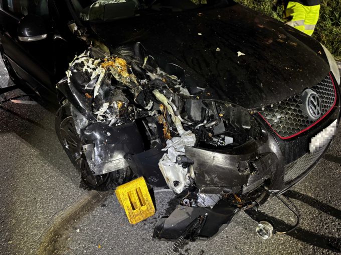 Beim Unfall entstand ein Sachschaden. Sachschaden.