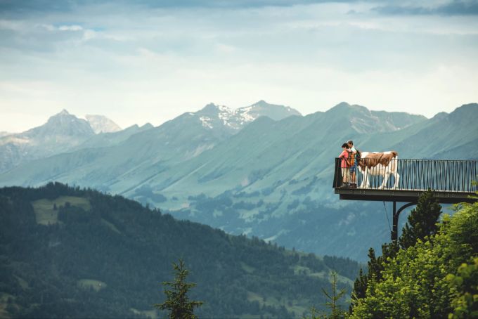 Aussichtsplattform auf dem Harder Kulm, dem Hausberg von Interlaken. Harder Grat