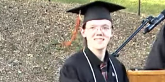 Thomas Matthew Crooks veröffentlichte vor dem Attentat eine beunruhigende Nachricht. donald trump attentäter