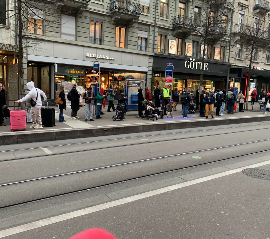 Die Pendlerinnen und Pendler erleben am Montag wegen des Fahrplanwechsels die eine oder andere Überraschung.