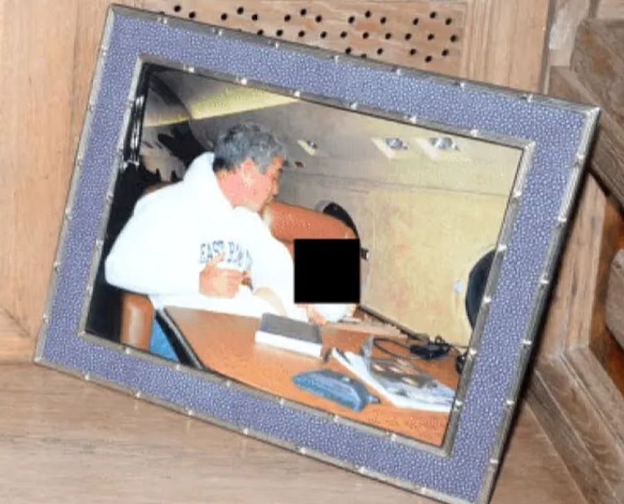 Zwei der Aufnahmen entstanden an Bord des «Lolita Express».