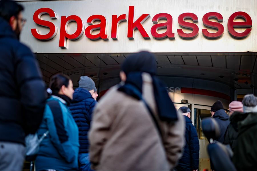 Der Wert der Beute der Täter wird auf rund 30 Millionen Euro geschätzt.