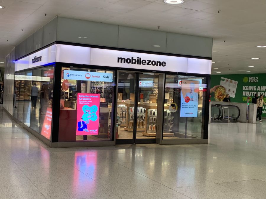 Schon länger verschwunden ist Tekoe aus dem Hauptbahnhof Zürich. Im dortigen Kubus befindet sich ein Geschäft des Telekomdienstleisters Mobile Zone.