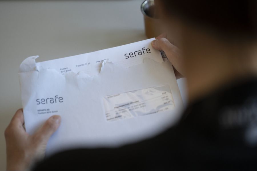 Ein Berner ärgert sich, weil sein Name in der Postanschrift seiner Serafe-Rechnung fehlt. (Symbolbild)