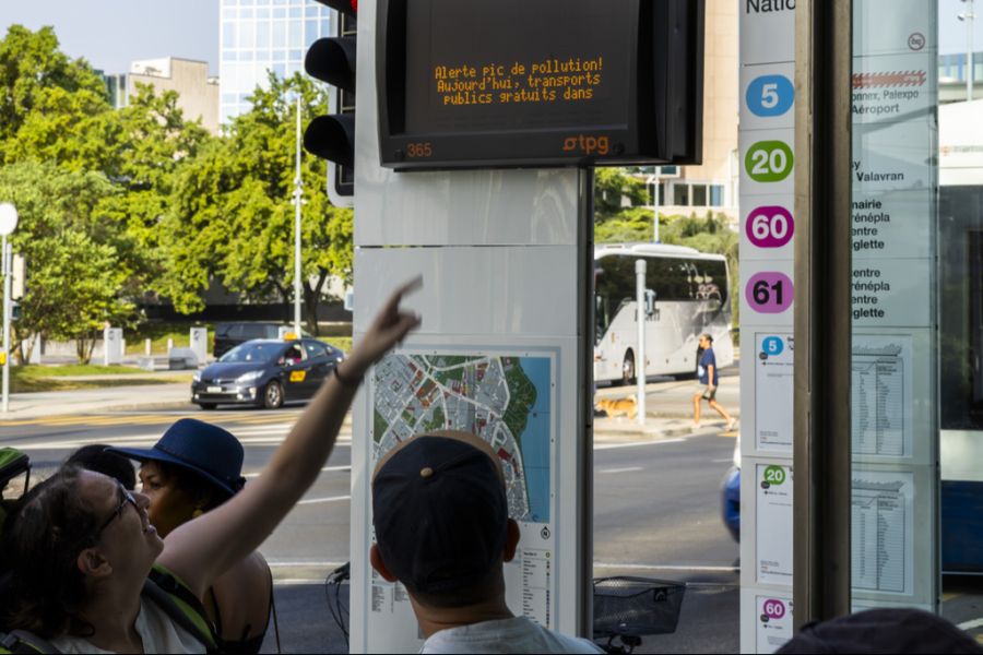 Reisen mit dem öffentlichen Verkehr ist im Kanton Genf am heutigen Mittwoch den ganzen Tag gratis.