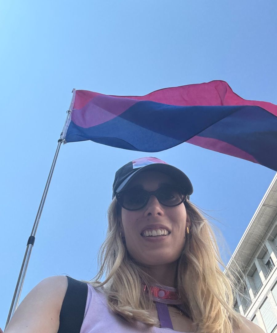Der Verein setzt sich seit 2022 für mehr Sichtbarkeit und Akzeptanz von bisexuellen, pansexuellen und anderen nicht-monosexuellen Menschen aller Geschelchter ein.