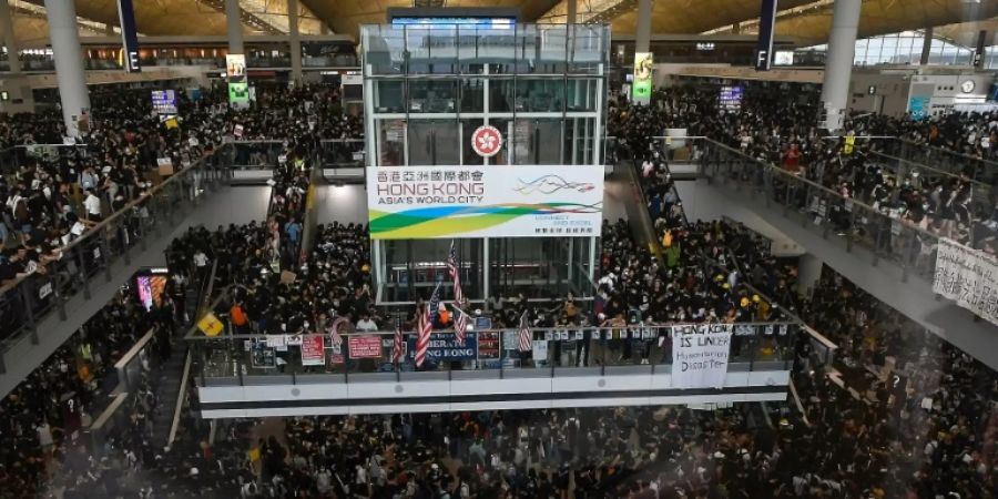 Demonstranten am Hongkonger Flughafen