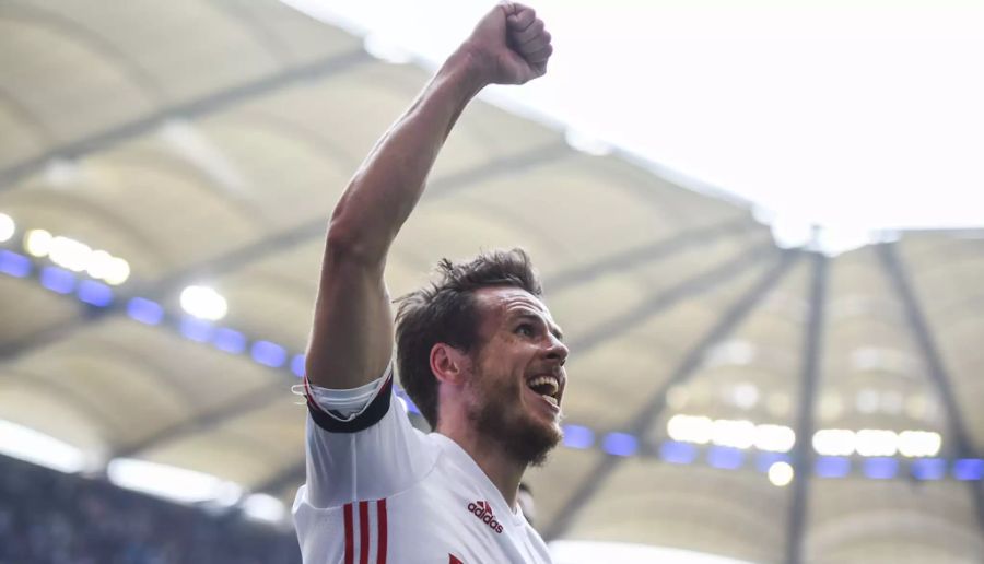 Nicolai Müller hat keinen Platz mehr im kader von Eintracht Frankfurt. Der 31-Jährige trainiert sogar allein. Für ihn soll es in die zweite Liga gehen.