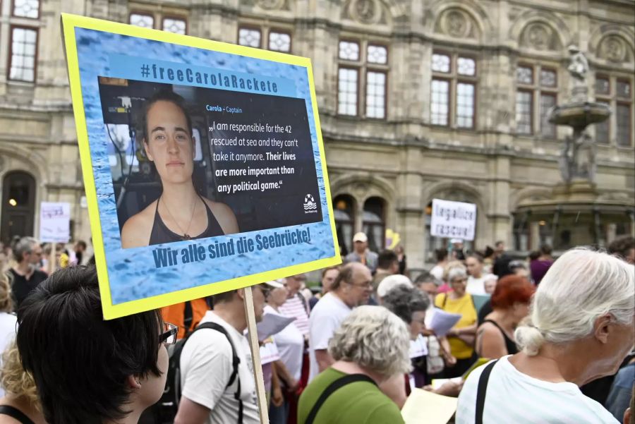 Proteste für Racketes Freilassung in Wien