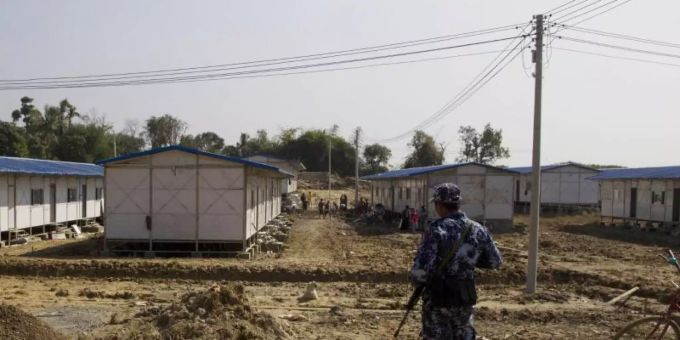 Rückführungszentrum für Rohingya-Flüchtlinge, die aus Bangladesh kommen, in Maungdaw (Myanmar). Foto: Thein Zaw/AP Rückführungszentrum für Rohingya-Flüchtlinge, die aus Bangladesh kommen, in Maungdaw (Myanmar). Foto: Thein Zaw/AP