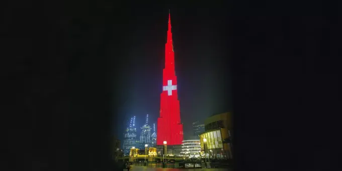 1 August Burj Khalifa In Dubai Zeigt Die Schweizer Flagge