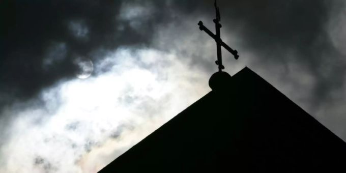Kreuz einer Kirche Kreuz einer Kirche