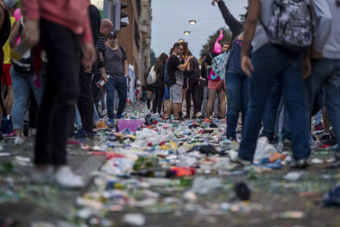 So soll es dieses Mal nicht aussehen - Abfall an der Street Parade 2017 Street Parade 2017