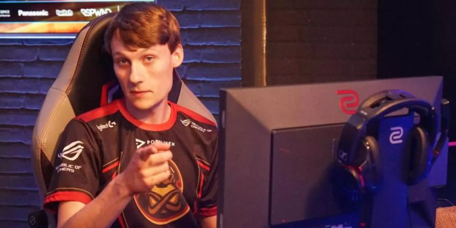 Der amtierende StarCraft-2-Weltmeister Joona «Serral» Sootala aus Finnland hat den Homestory Cup 19 gewonnen. Foto: Benedikt Wenck