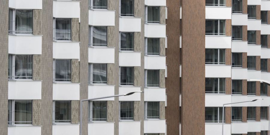 Ein Zürcher Mieter könnte beispielsweise statt 2000 Franken bald 2130 Franken zahlen müssen.