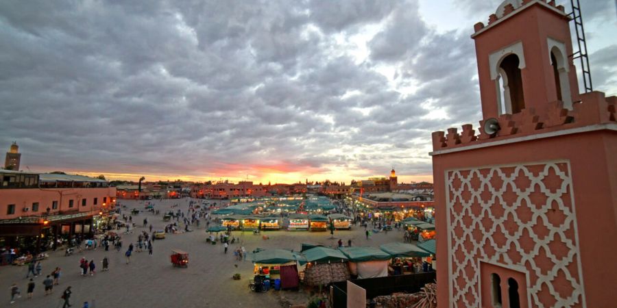 Im Ramadan herrscht nach Sonnenuntergang oft eine besondere Stimmung in den Städten, viele Menschen sind in Festtagslaune.