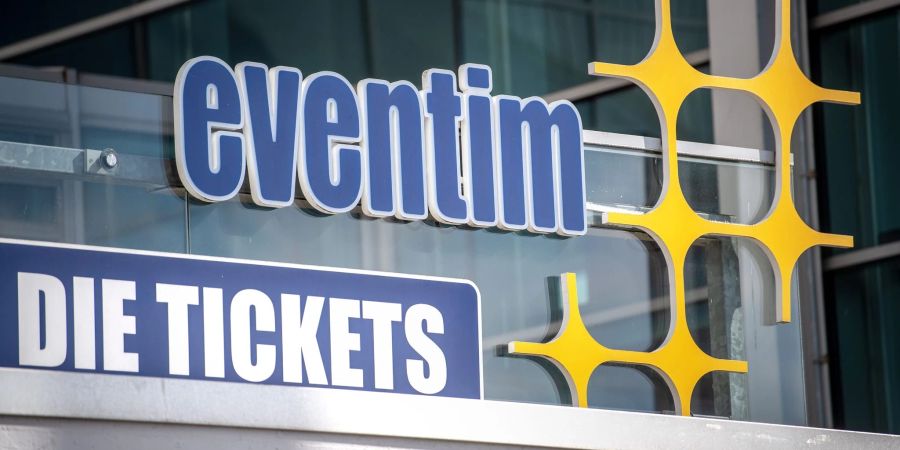 Im Streit um die Rückerstattung von Ticketpreisen haben sich mehr als 1500 Menschen einer Musterfeststellungsklage gegen den Ticketverkäufer Eventim angeschlossen.