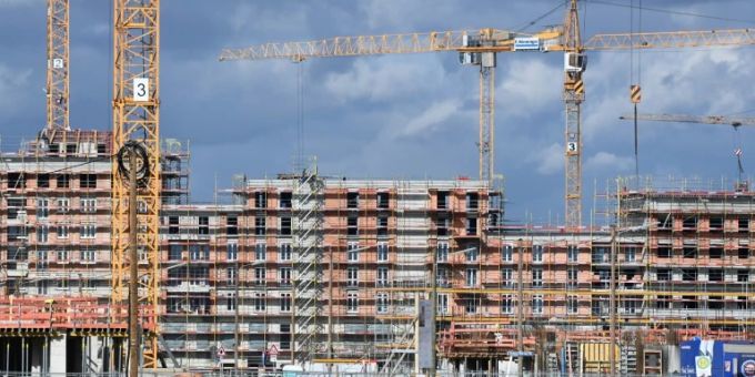 Kiel - Studie: Niedrige Grunderwerbsteuer für Bundesländer günstiger als staatlicher Neubau