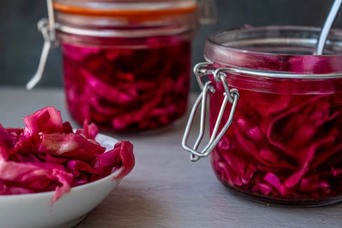 Kohl wie Kabis eignen sich hervorragend zur Fermentation im Einmachglas. Kohl Kabis Fermentation Einmachglas
