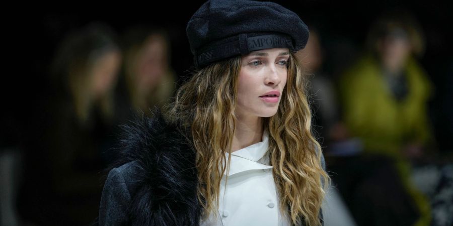 Giorgio Armani revolutionierte nicht nur die Herrenmode – auch die Damenwelt trägt seine Handschrift.