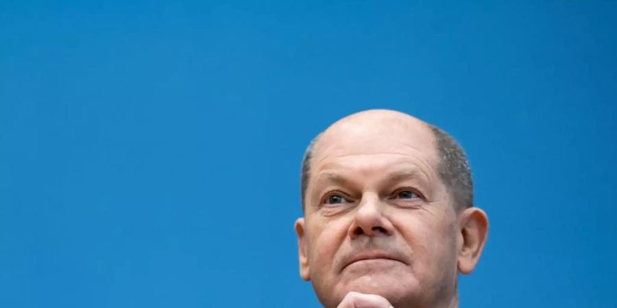 SPD-Politiker Olaf Scholz hat heute im Bundestag seinen grossen Auftritt. Foto: Bernd Von Jutrczenka/dpa