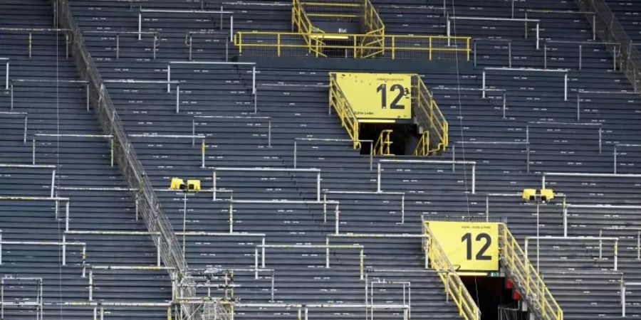 Im Dortmunder Westfalenstadion mussten zuletzt Tickets gegen Bayern München storniert werden. Foto: Federico Gambarini/dpa-Pool/dpa