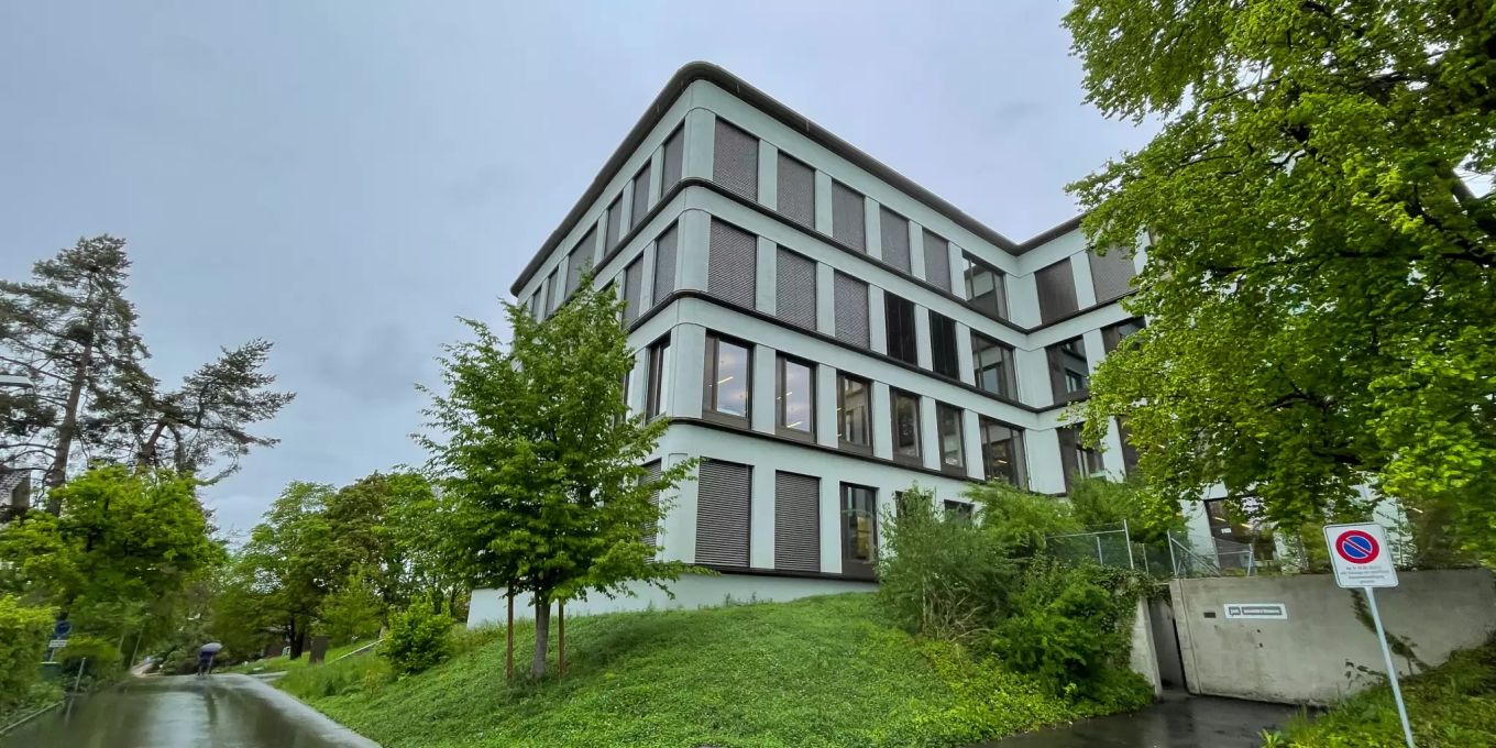 Lernen im Freien: Schulhaus Matten erstrahlt in neuem Glanz