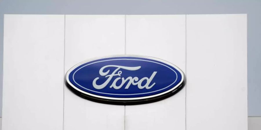 Ford scheidet im dritten Quartal trotz der weltweiten Chipkrise besser ab als erwartet. Foto: Gerry Broome/AP/dpa