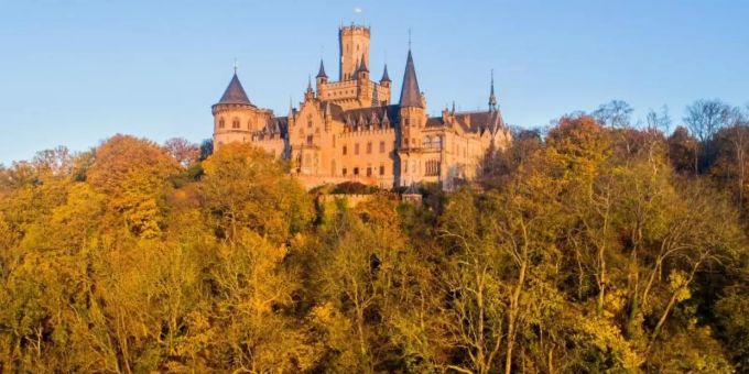 Das Schloss Marienburg in der Region Hannover im Sonnenlicht. Foto: Julian Stratenschulte/dpa Das Schloss Marienburg in der Region Hannover im Sonnenlicht. Foto: Julian Stratenschulte/dpa