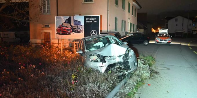 Der Autofahrer stand unter Alkoholeinfluss. Kantonspolizei St. Gallen