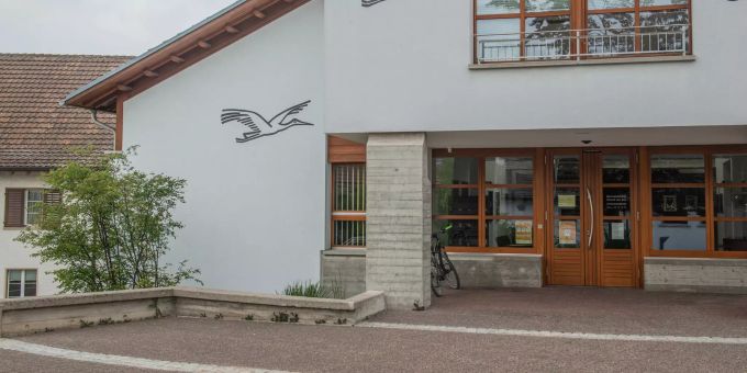 Das Gemeindehaus von Oetwil am See. Das Gemeindehaus von Oetwil am See.
