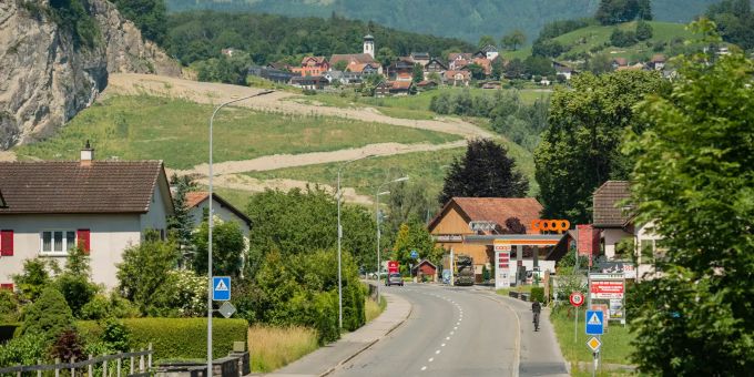 Ortseinfahrt Rheinstrasse in Oberriet im Rheintal Kanton St. Gallen. Ortseinfahrt Rheinstrasse in Oberriet im Rheintal Kanton St. Gallen.