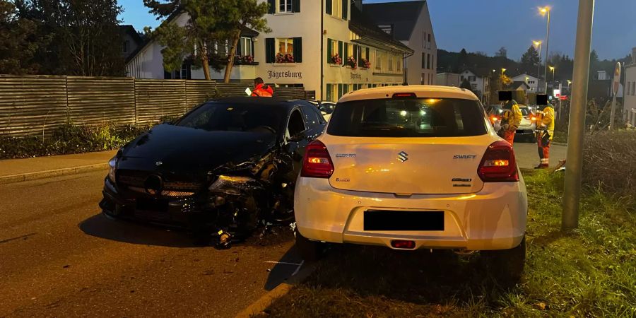 In Weisslingen ZH kam es zu einem Auffahrunfall.