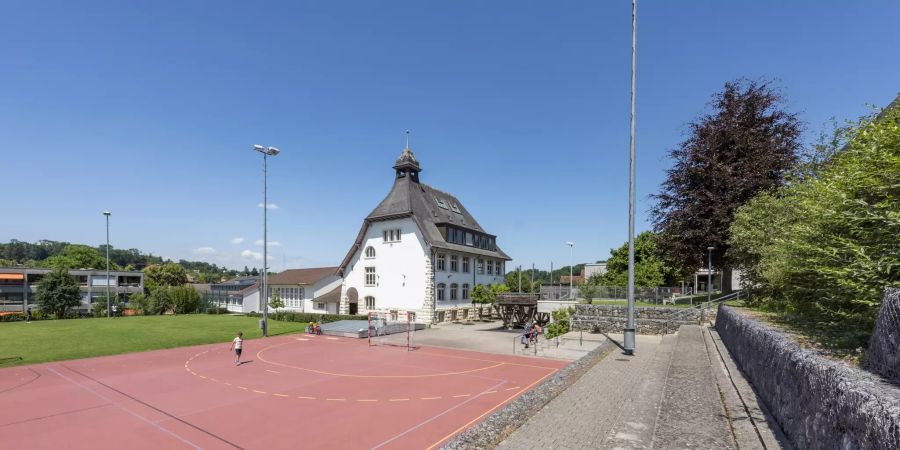 Schulhaus Hämisgarten (Primarschule) in Bottmingen.