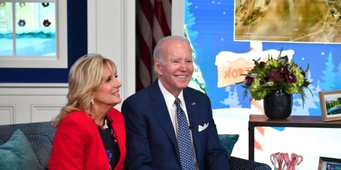 Joe und Jill Biden bei Telefonkonferenz im TV Joe und Jill Biden bei Telefonkonferenz im TV