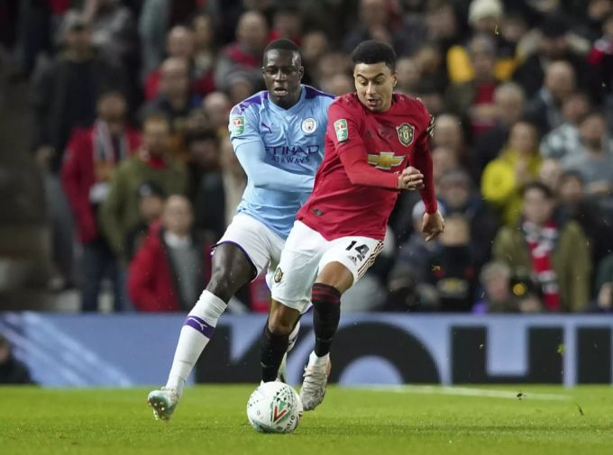 Von seinem Arbeitgeber Manchester City wurde Benjamin Mendy (l) bis zum Ende des Strafverfahrens suspendiert. Benjamin Mendy Manchester City