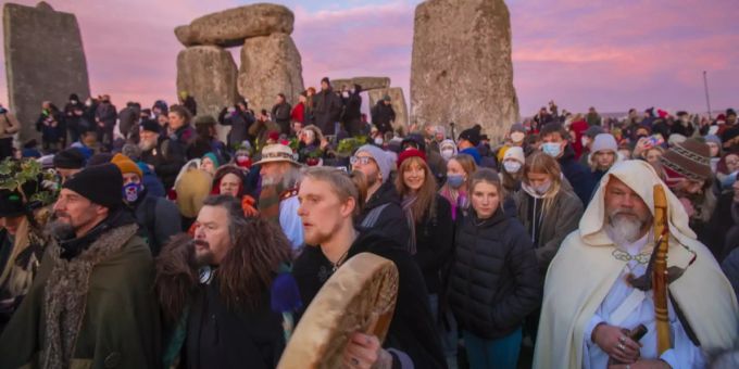 Menschen aus aller Welt feiern die Wintersonnenwende in Stonehenge. (Archiv) Stonehenge
